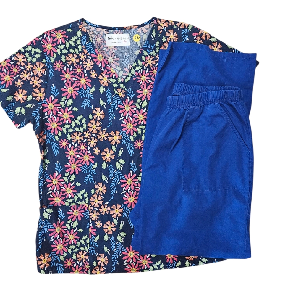 Flowers Scrub Set